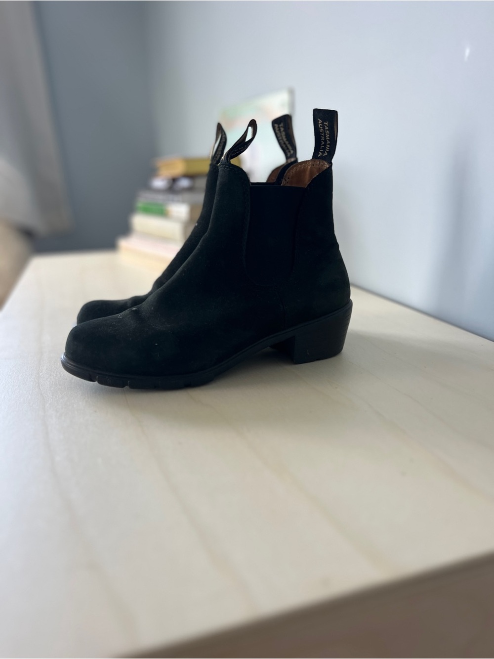 Blundstone Black Chelsea Suede Ankle Boots - Picture 2 of 7